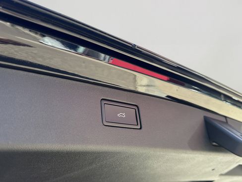 New 2026 Volkswagen Tiguan SE R-Line image 7