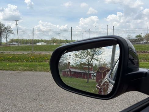 Used 2024 Chevrolet Trax RS w/ Driver Confidence Package FWD image 3