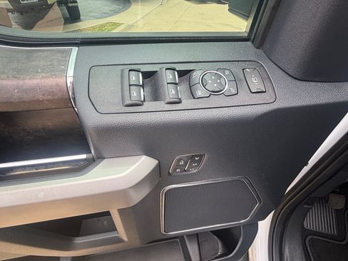 Used 2022 Ford F250 Lariat w/ Tremor Off-Road Package AWD/4WD image 21