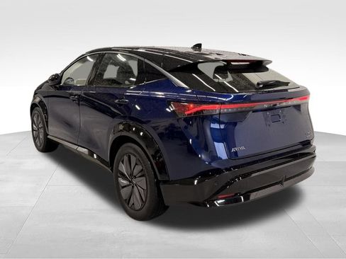 Used 2024 Nissan Ariya AWD image 3