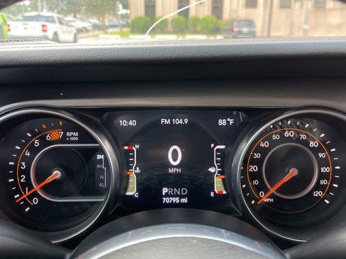 Used 2020 Jeep Wrangler Unlimited Sahara AWD/4WD image 17