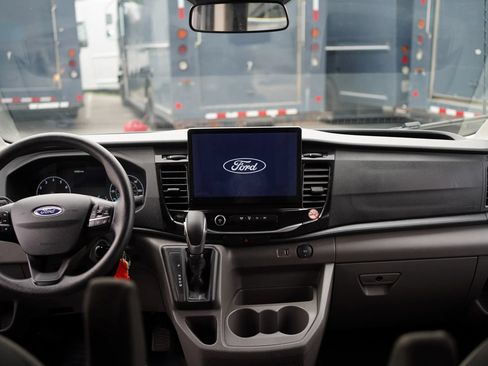 Used 2024 Ford Transit 350 XLT RWD image 22