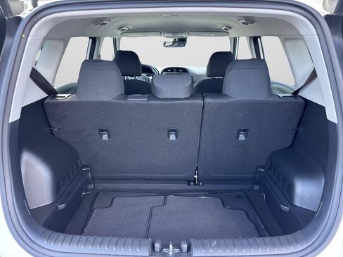 Used 2025 Kia Soul LX w/ LX Technology Package FWD image 9