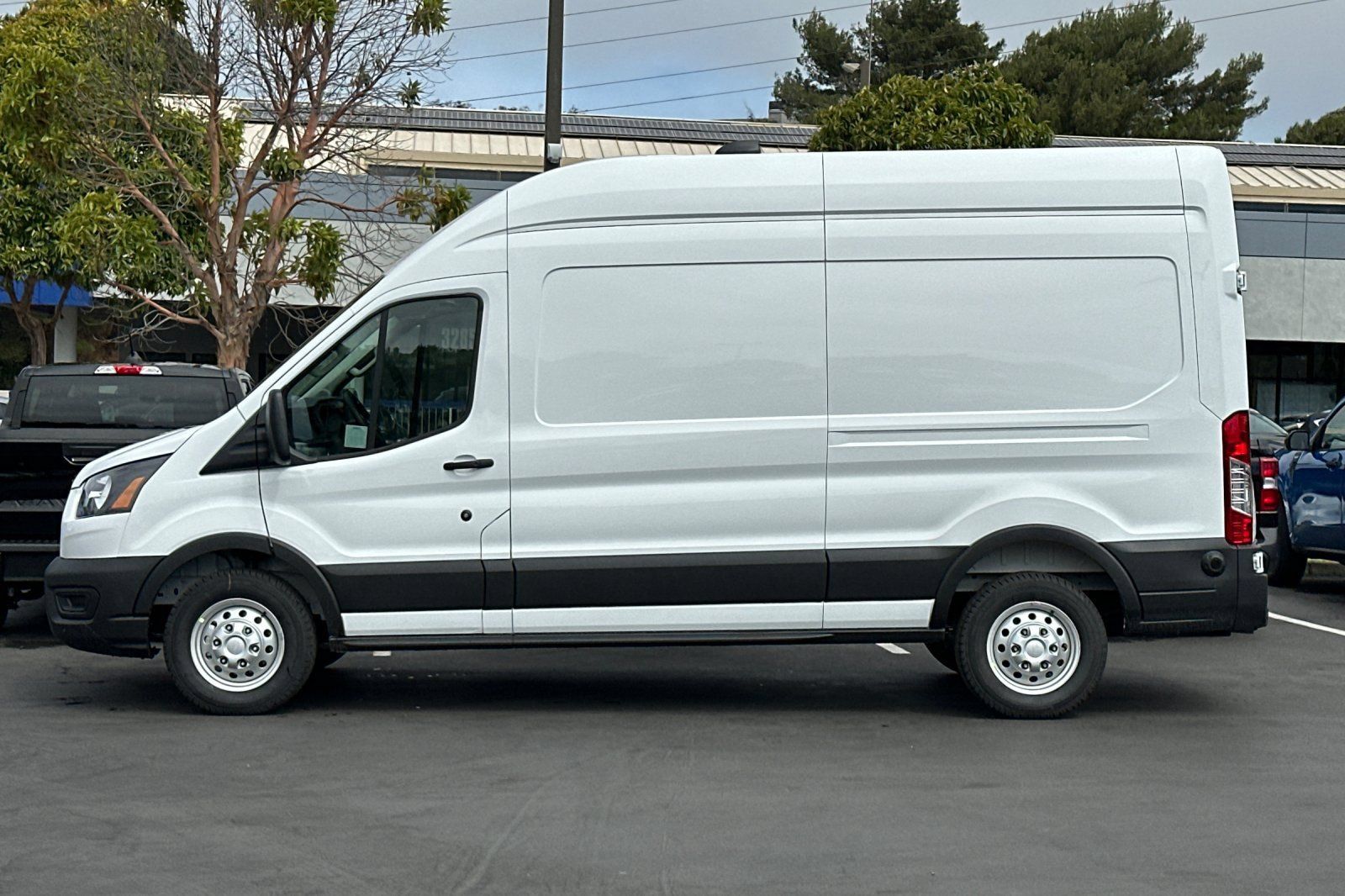 New 2026 Ford Transit 250 148 High Roof w/ Load Area Protection Package RWD image 7
