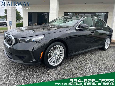 Used 2024 BMW 530i w/ Premium Package image 2
