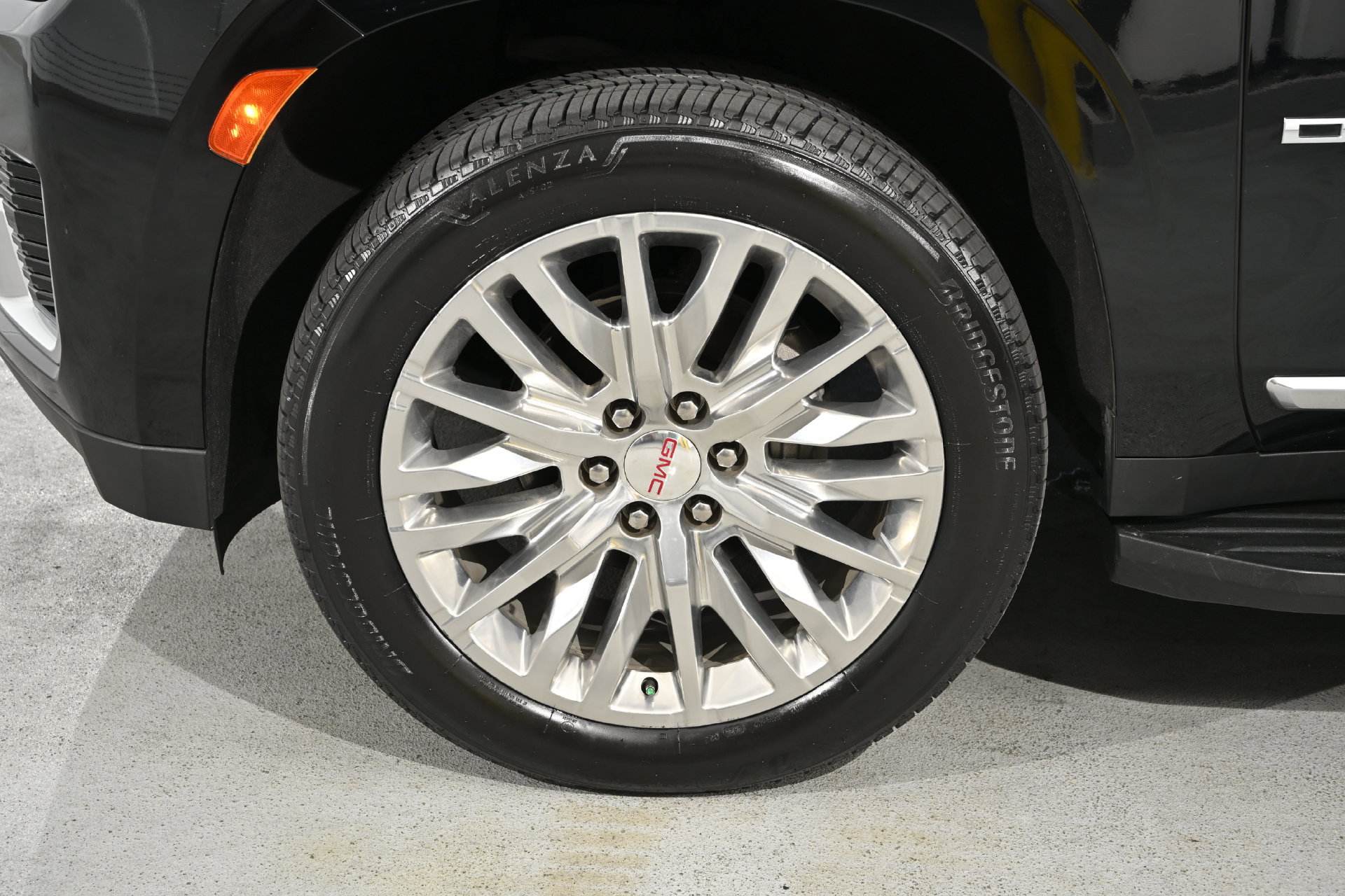 Used 2023 GMC Yukon XL Denali RWD image 44