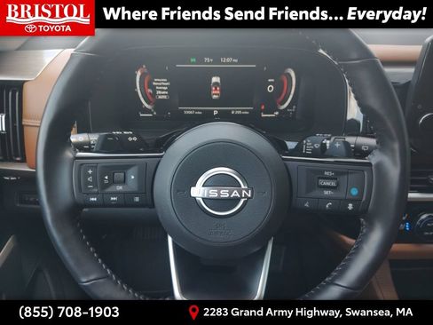 Used 2023 Nissan Pathfinder Platinum AWD/4WD image 24