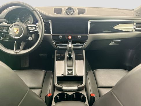 Certified 2025 Porsche Macan AWD/4WD image 15