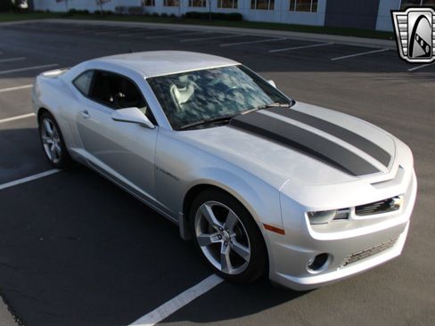 Used 2010 Chevrolet Camaro SS w/ RS Package image 15