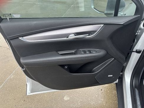 Used 2020 Cadillac XT5 Luxury w/ LPO, Floor Liner Package AWD/4WD image 3