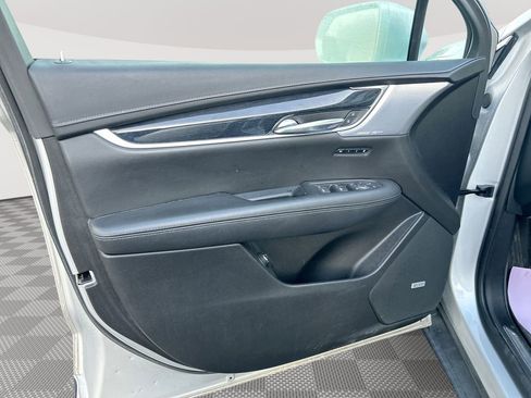 Used 2020 Cadillac XT5 Premium Luxury AWD/4WD image 26