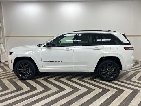 New 2026 Jeep Grand Cherokee Limited Reserve image 3