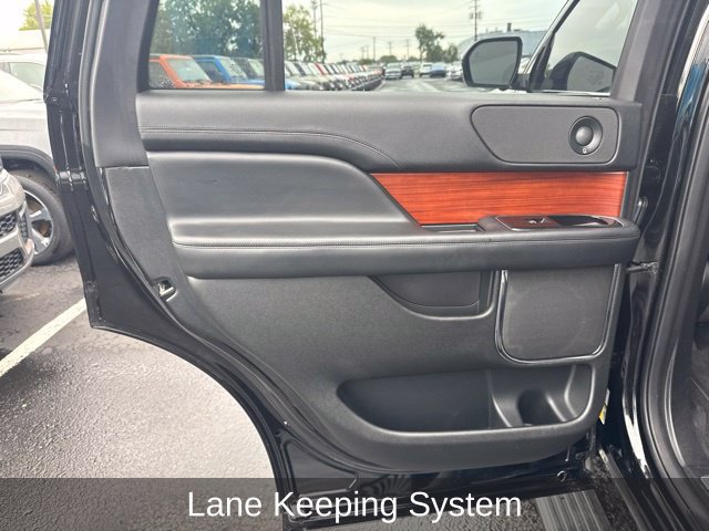 Used 2018 Lincoln Navigator Reserve w/ Technology Package AWD/4WD image 20