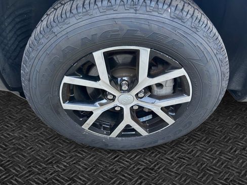 Certified 2023 Jeep Grand Cherokee Limited AWD/4WD image 11