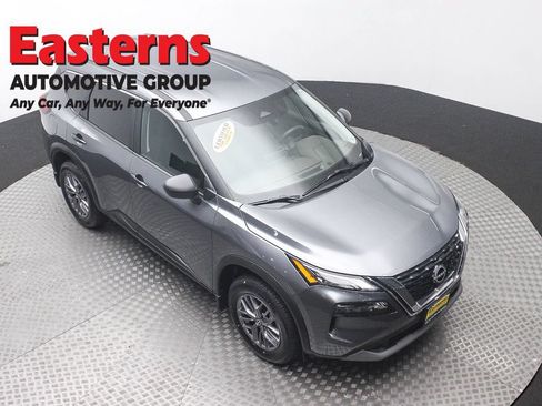 Used 2023 Nissan Rogue S AWD/4WD image 3