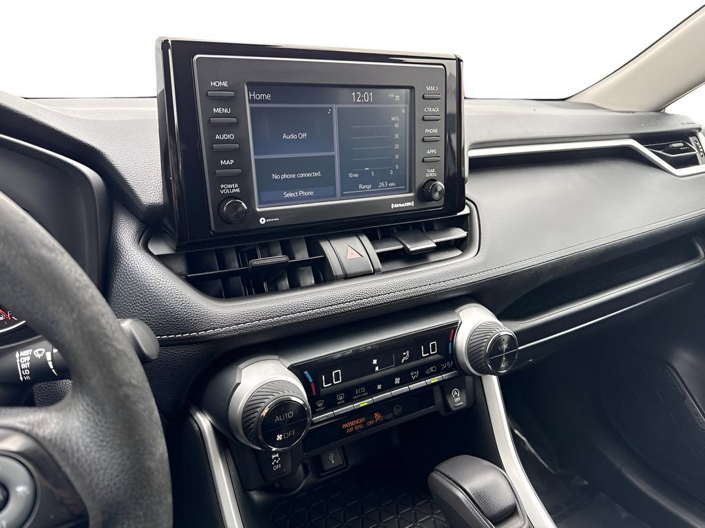 Used 2022 Toyota RAV4 XLE FWD image 15
