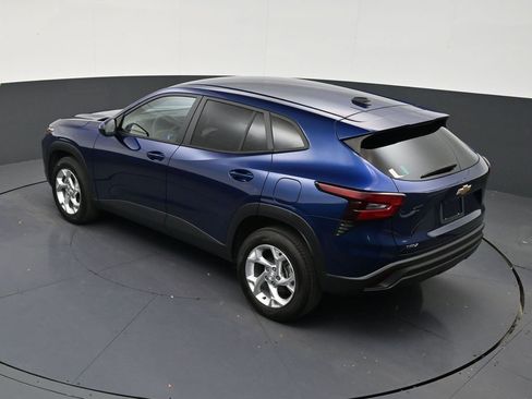 Used 2024 Chevrolet Trax LS w/ LS Convenience Package FWD image 14