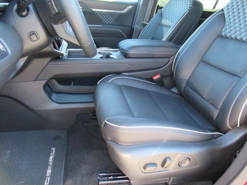 Used 2024 GMC Acadia Denali w/ Super Cruise Package image 15