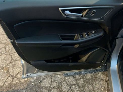 Used 2023 Ford Edge SEL image 12