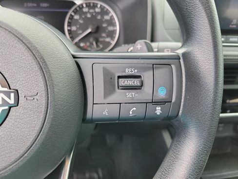 Used 2024 Nissan Rogue SV AWD/4WD image 24