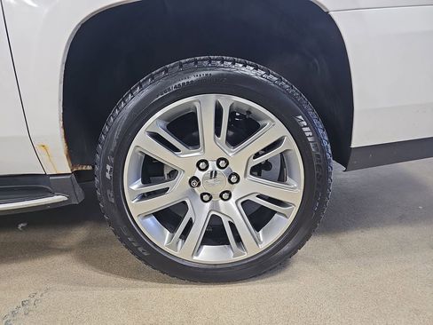 Certified 2018 Cadillac Escalade ESV Luxury AWD/4WD image 40