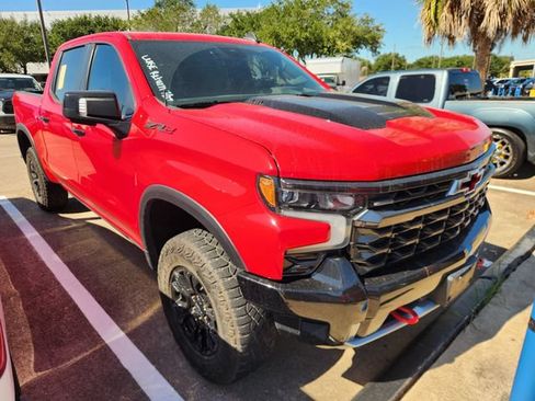 Used 2023 Chevrolet Silverado 1500 ZR2 w/ Technology Package AWD/4WD image 1