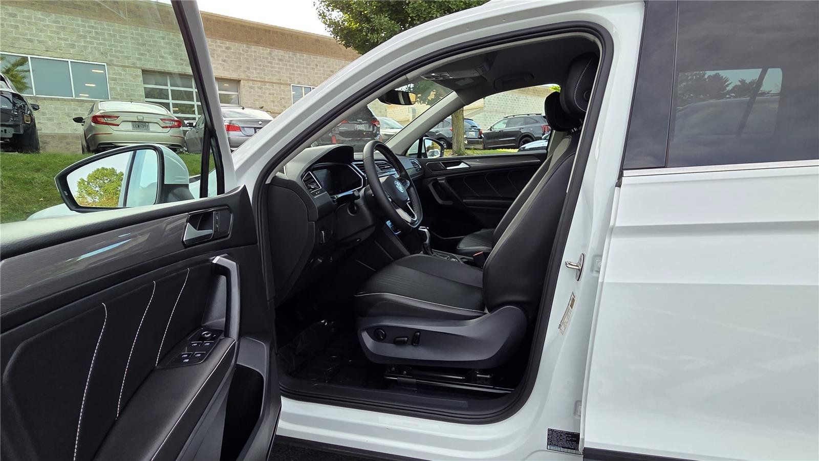 Certified 2022 Volkswagen Tiguan SE AWD/4WD image 15
