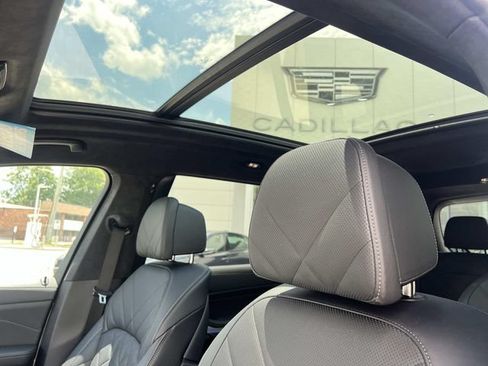 Used 2024 BMW X7 xDrive40i w/ M Sport Package AWD/4WD image 23