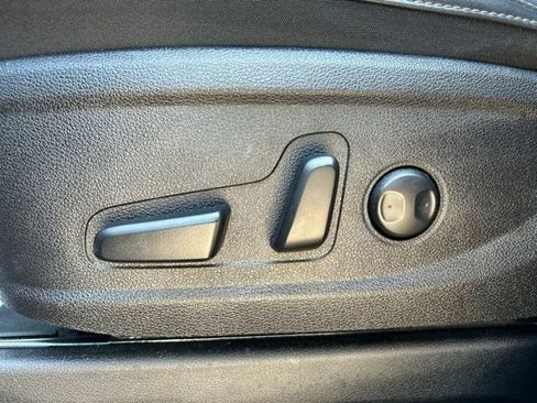 Used 2025 Kia Telluride S FWD image 14