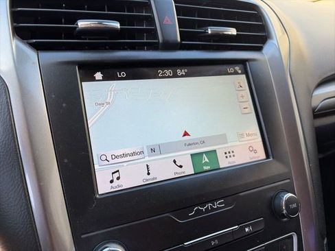 Used 2019 Ford Fusion SE image 16