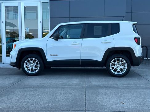 Used 2023 Jeep Renegade Latitude AWD/4WD image 6