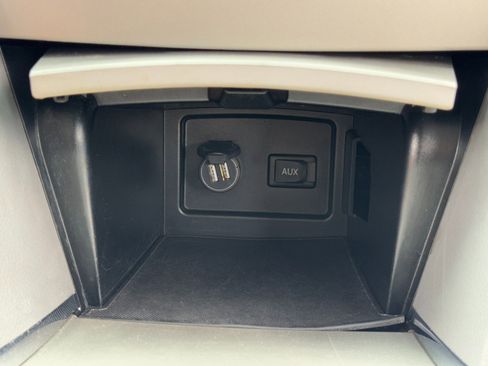 Used 2010 Toyota Camry image 26