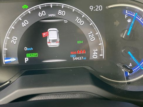 Used 2019 Toyota RAV4 Limited image 12