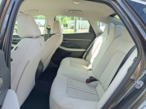 Used 2025 Hyundai Sonata SE FWD image 11