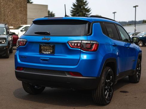 New 2025 Jeep Compass Latitude w/ Sun & Sound Group AWD/4WD image 7