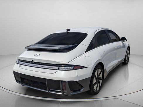 Used 2023 Hyundai Ioniq 6 SE RWD image 8