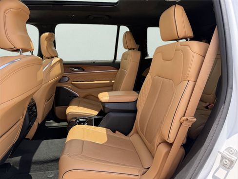 Used 2021 Jeep Grand Cherokee L Summit AWD/4WD image 17