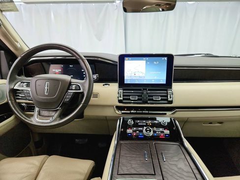 Used 2019 Lincoln Navigator Reserve w/ Cargo Package AWD/4WD image 32