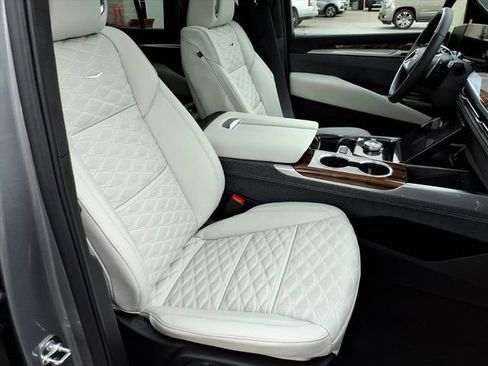 New 2026 Cadillac Escalade Platinum Sport AWD/4WD image 24