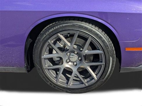 Used 2016 Dodge Challenger R/T image 16