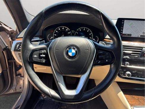 Used 2018 BMW 530i w/ Premium Package RWD image 25