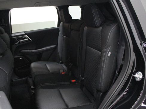 New 2026 Mitsubishi Outlander ES image 25