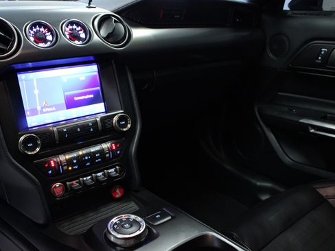 Used 2021 Ford Mustang Shelby GT500 w/ Technology Package image 17