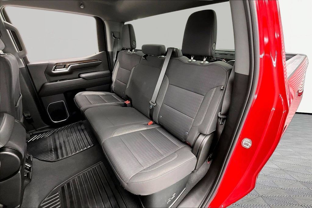 Used 2023 Chevrolet Silverado 1500 LT AWD/4WD image 27