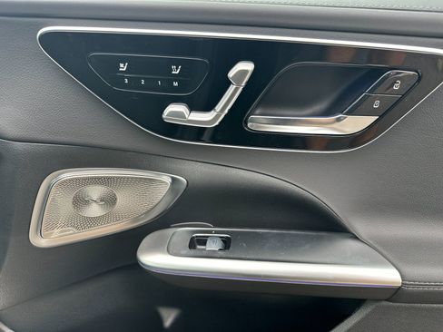 New 2025 Mercedes-Benz C 300 4MATIC Sedan image 18