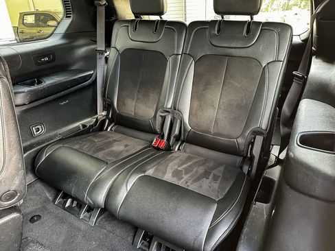 Used 2023 Jeep Grand Cherokee L Laredo image 23