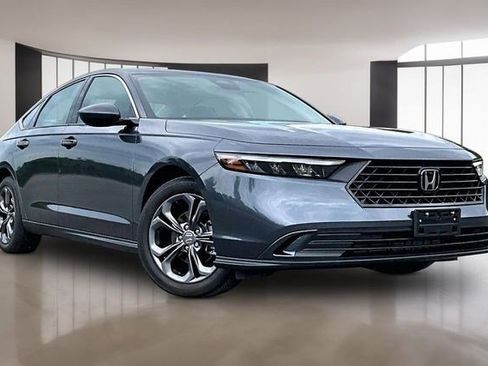 Certified 2023 Honda Accord EX image 3