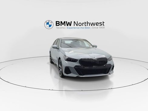 New 2027 BMW 530i xDrive w/ M Sport Package AWD/4WD image 7