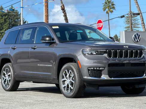 New 2025 Jeep Grand Cherokee L Limited w/ Trailer Tow Package image 2