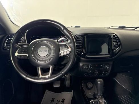 Used 2018 Jeep Compass Limited w/ Navigation Group AWD/4WD image 29